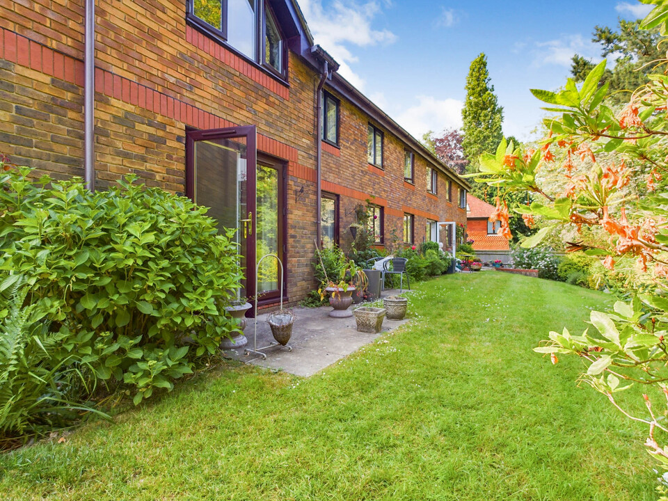 1 bed apartment for sale in Jasmine Court, Horsham  - Property Image 9