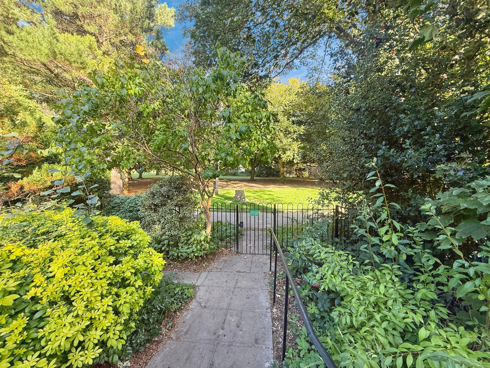 1 bed apartment for sale in Jasmine Court, Horsham  - Property Image 15