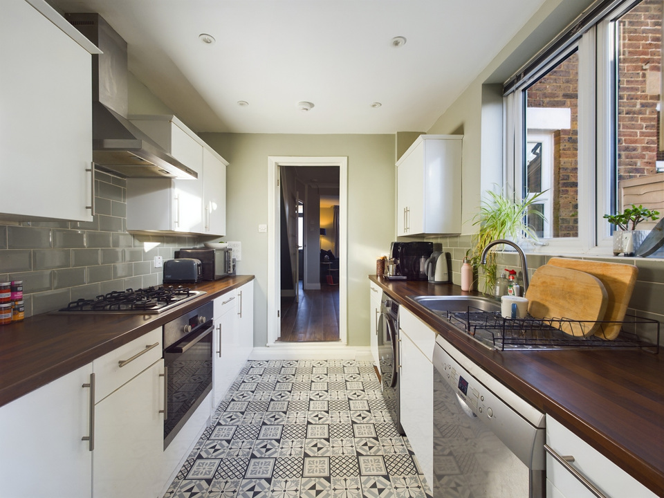 3 bed terraced house for sale in Oakhill Road, Horsham - Property Image 6