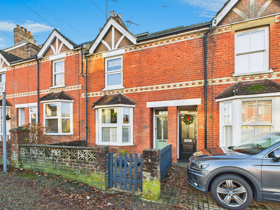 3 bed terraced house for sale in Oakhill Road, Horsham - Property Image 1