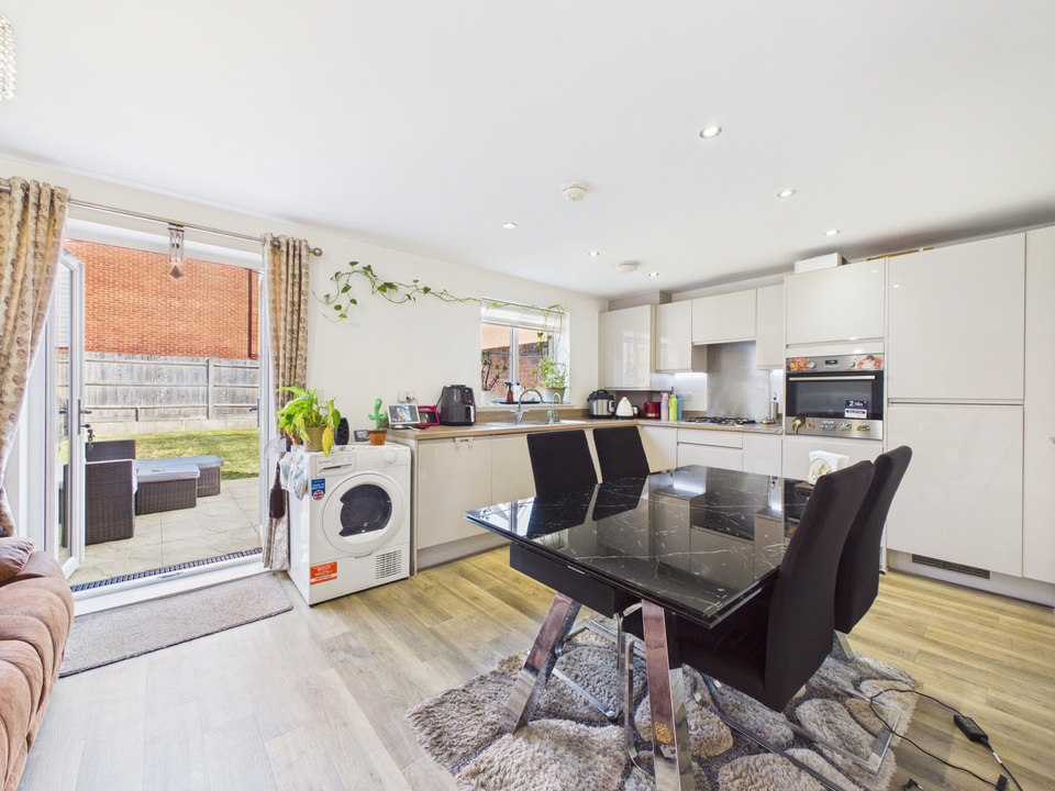 4 bed detached house for sale in Tributary Lane, Faygate, Horsham, RH12 0BQ - Property Image 3