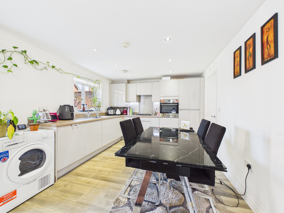 4 bed detached house for sale in Tributary Lane, Faygate, Horsham, RH12 0BQ - Property Image 12