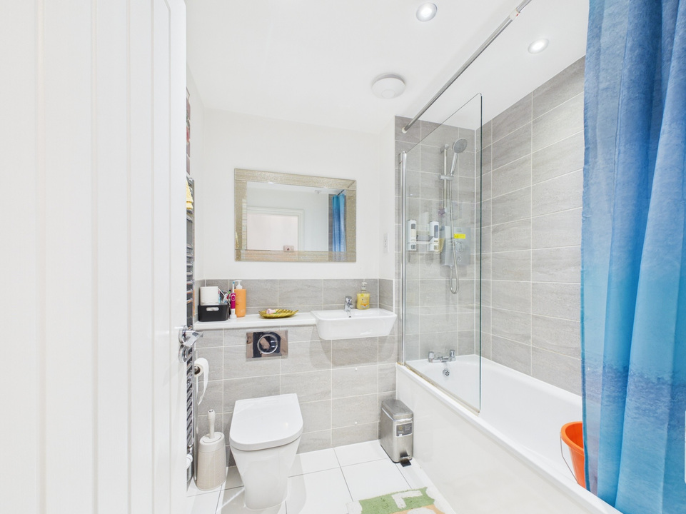 4 bed detached house for sale in Tributary Lane, Faygate, Horsham, RH12 0BQ - Property Image 9