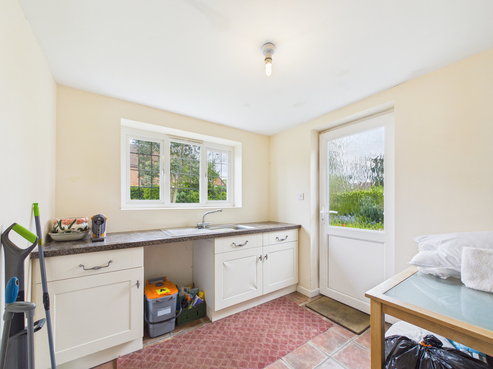3 bed bungalow for sale in The Rise, Partridge Green  - Property Image 17