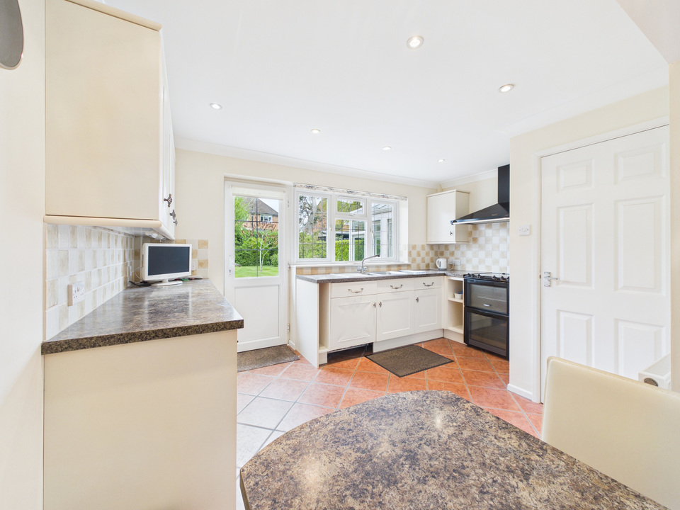3 bed bungalow for sale in The Rise, Partridge Green  - Property Image 13