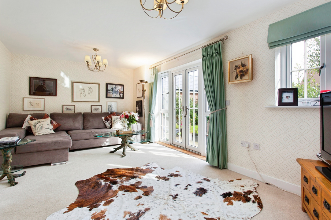 4 bed end of terrace house for sale in Millpond Lane, Horsham, West Sussex  - Property Image 12