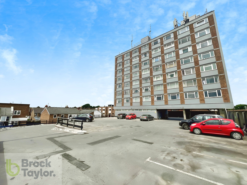 2 bed apartment for sale in Stockwell Court, Haywards Heath, West Sussex, RH16 4QP  - Property Image 15