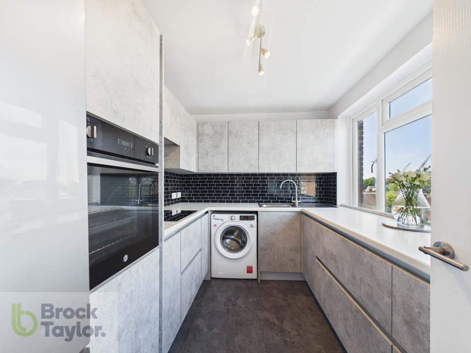 2 bed apartment for sale in Stockwell Court, Haywards Heath, West Sussex, RH16 4QP  - Property Image 8
