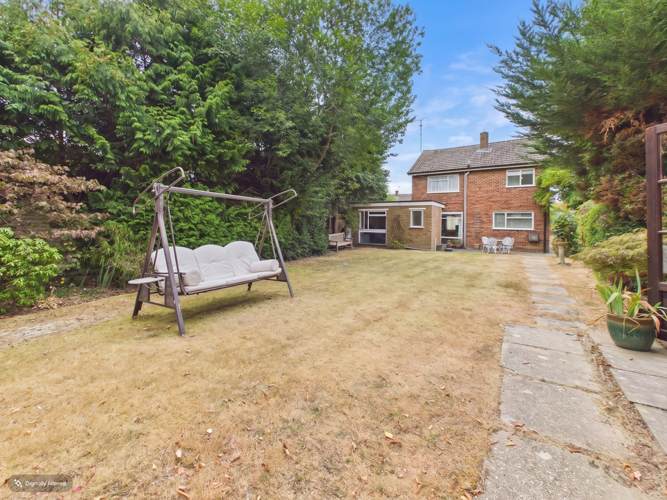 4 bed detached house for sale in Brambling Road, Horsham, West Sussex  - Property Image 10