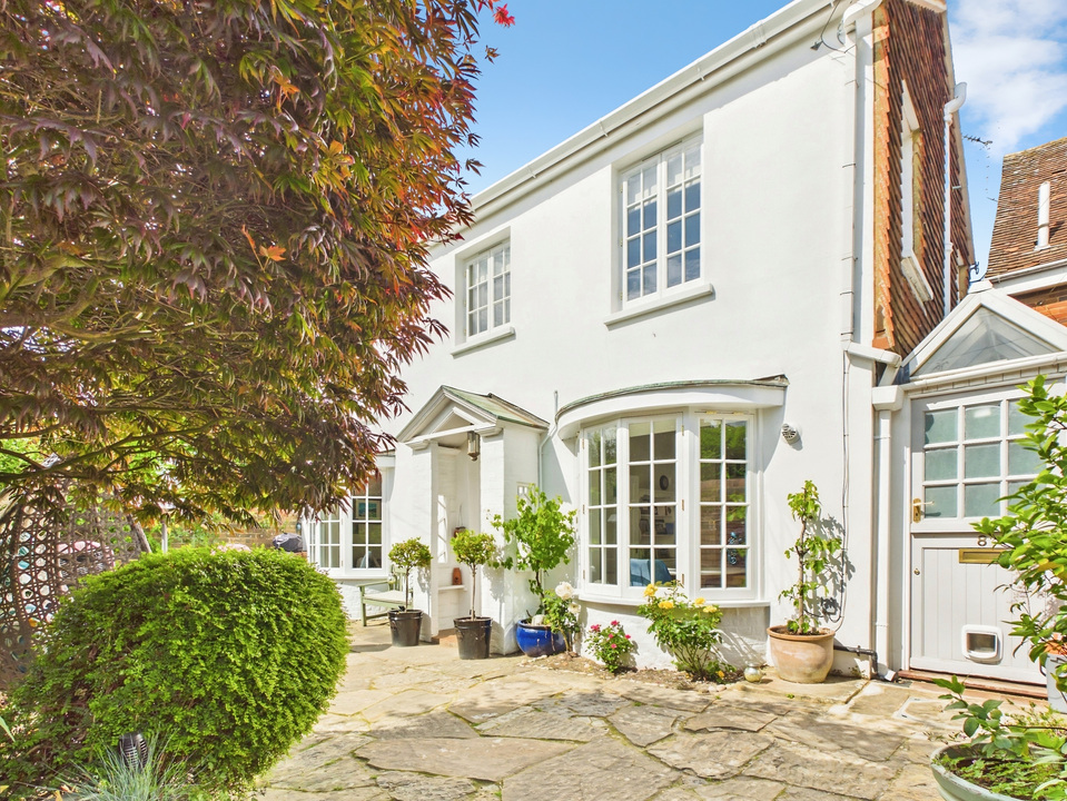 2 bed detached house for sale in Morth Gardens, Horsham
