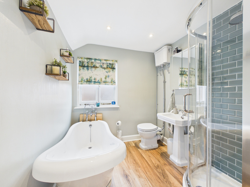 2 bed detached house for sale in Morth Gardens, Horsham  - Property Image 9