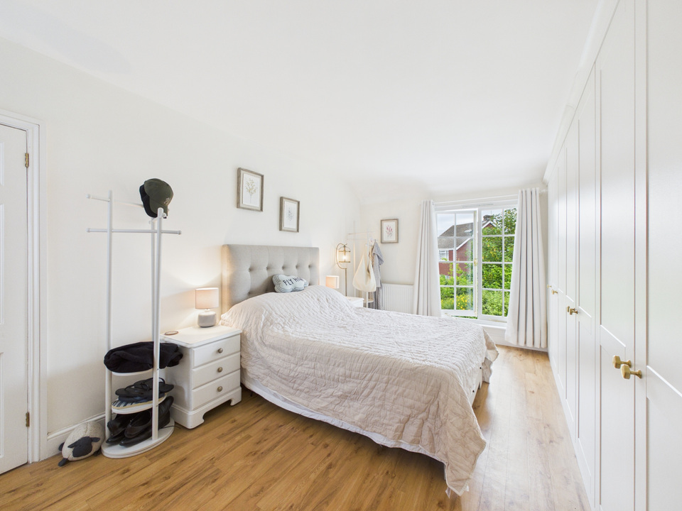 2 bed detached house for sale in Morth Gardens, Horsham  - Property Image 5