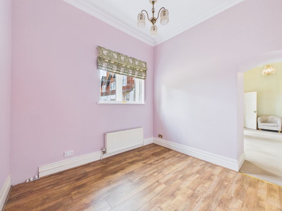 2 bed apartment for sale in The Apartment, Roffey Park, Forest Road, Horsham, West Sussex - Property Image 5