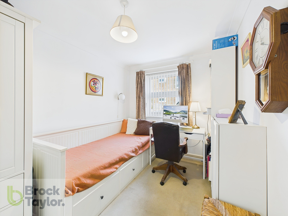 2 bed semi-detached bungalow for sale in Queens Road, Haywards Heath  - Property Image 21