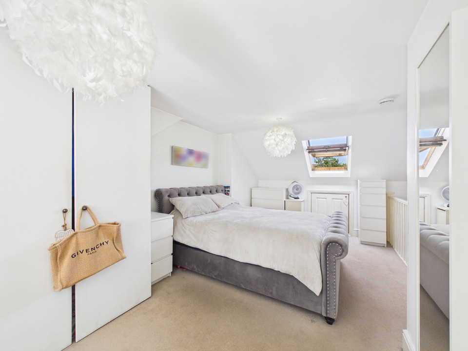4 bed semi-detached house for sale in Station Road, Horsham  - Property Image 12