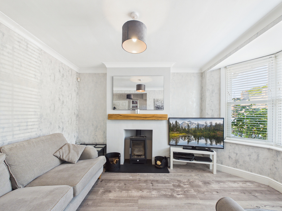 4 bed semi-detached house for sale in Station Road, Horsham  - Property Image 14