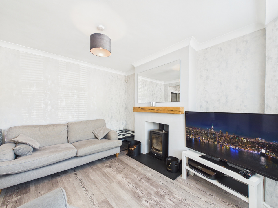 4 bed semi-detached house for sale in Station Road, Horsham  - Property Image 15