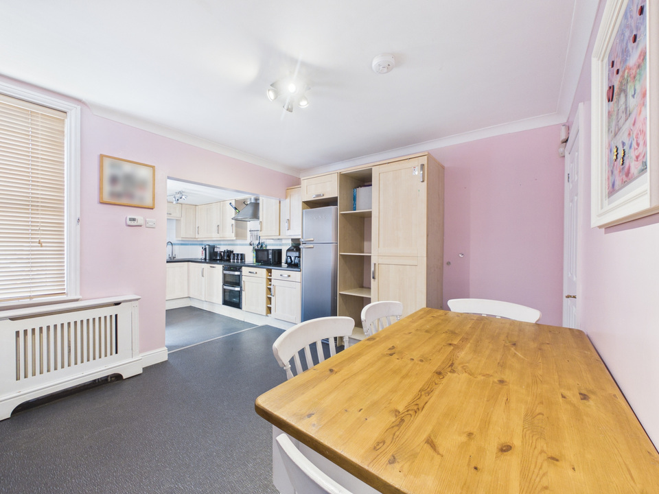 4 bed semi-detached house for sale in Station Road, Horsham  - Property Image 3
