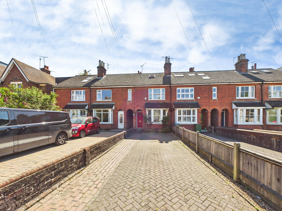 4 bed semi-detached house for sale in Station Road, Horsham