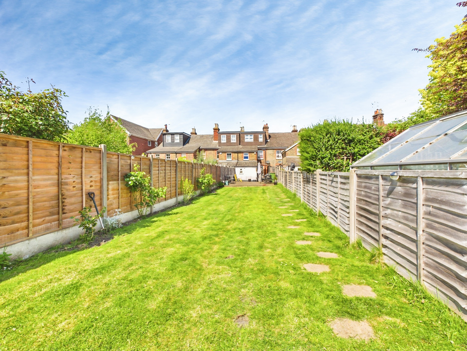 4 bed semi-detached house for sale in Station Road, Horsham  - Property Image 10