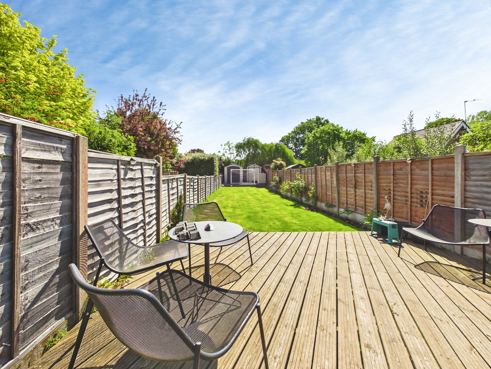4 bed semi-detached house for sale in Station Road, Horsham  - Property Image 9