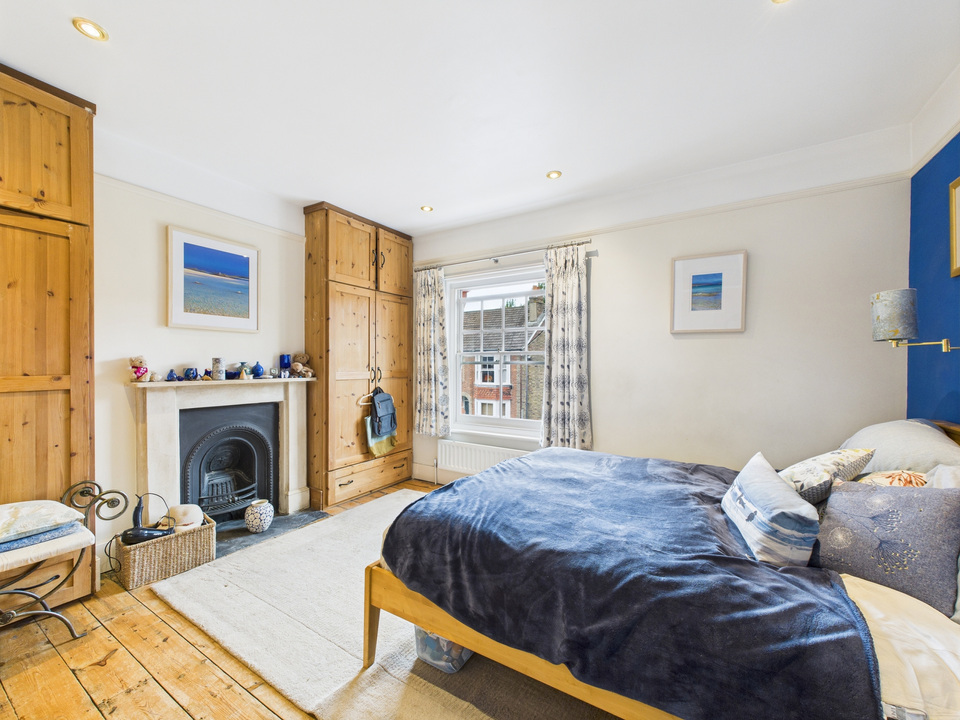 3 bed terraced house for sale in Denne Road, Horsham  - Property Image 5