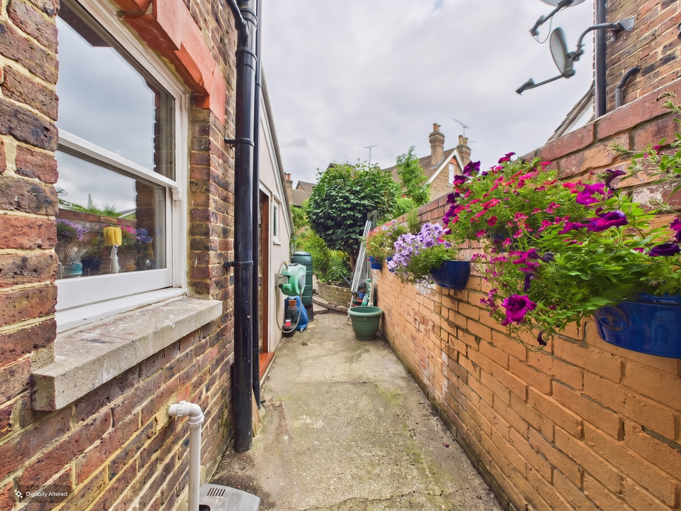 3 bed terraced house for sale in Denne Road, Horsham - Property Image 16