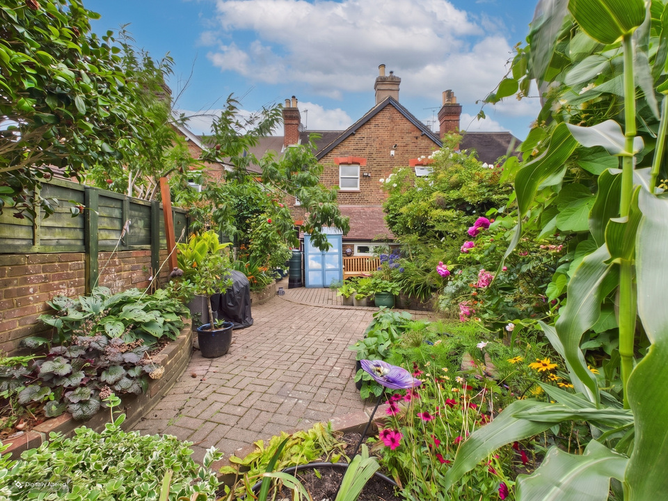 3 bed terraced house for sale in Denne Road, Horsham - Property Image 2
