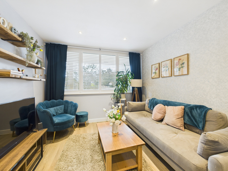 1 bed apartment for sale in Mill Bay Lane, Horsham - Property Image 1