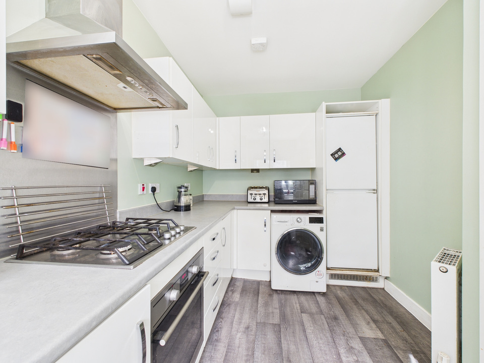 3 bed end of terrace house for sale in Olive Close, Horsham  - Property Image 9