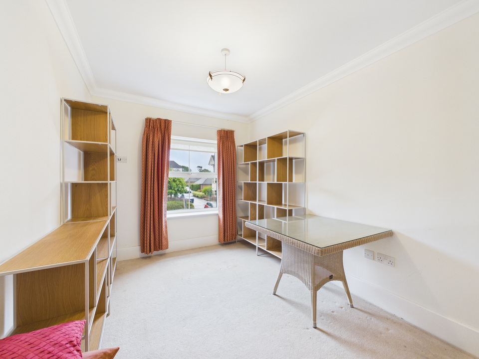 2 bed apartment for sale in 8 Martlet House, Durrants Drive, Horsham, West Sussex  - Property Image 7