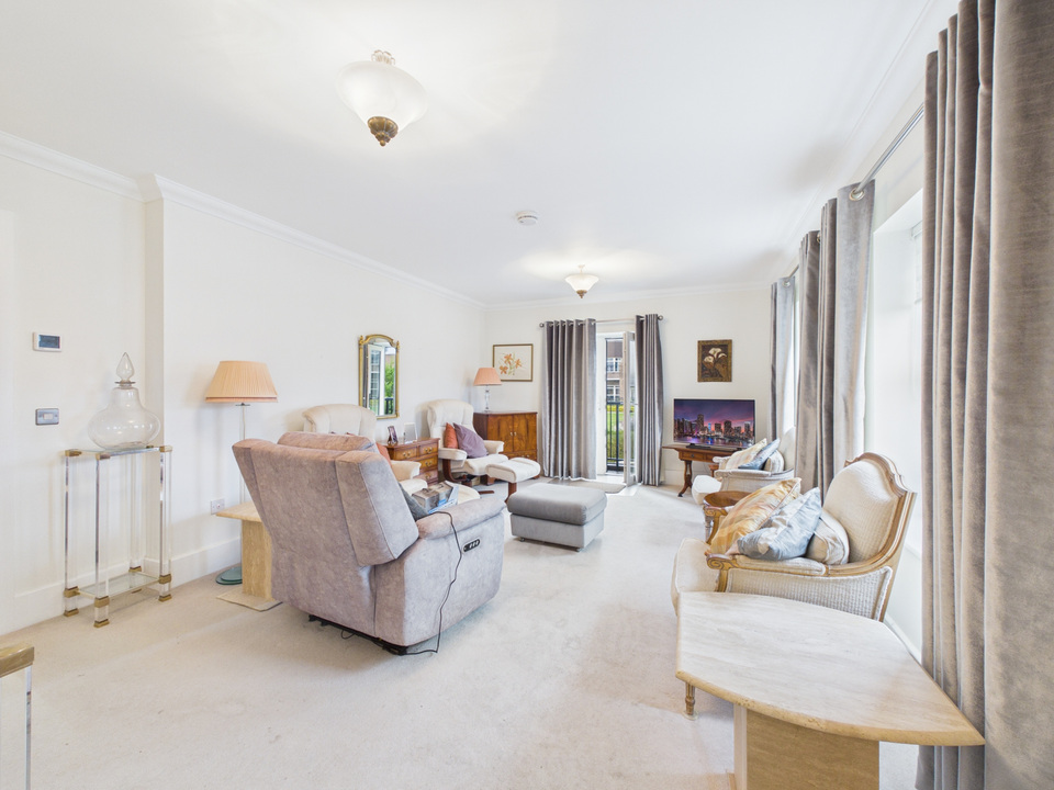 2 bed apartment for sale in 8 Martlet House, Durrants Drive, Horsham, West Sussex  - Property Image 2