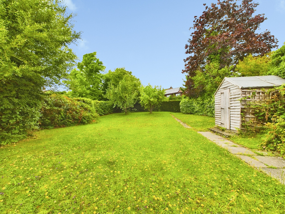 2 bed detached bungalow for sale in Depot Road, Horsham, West Sussex  - Property Image 9