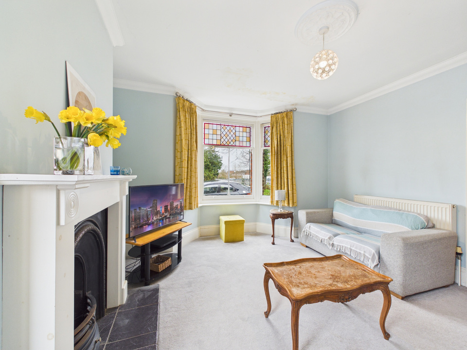 3 bed end of terrace house for sale in Norfolk Terrace, Horsham, West Sussex - Property Image 3