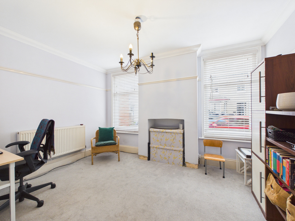 3 bed end of terrace house for sale in Norfolk Terrace, Horsham, West Sussex - Property Image 6