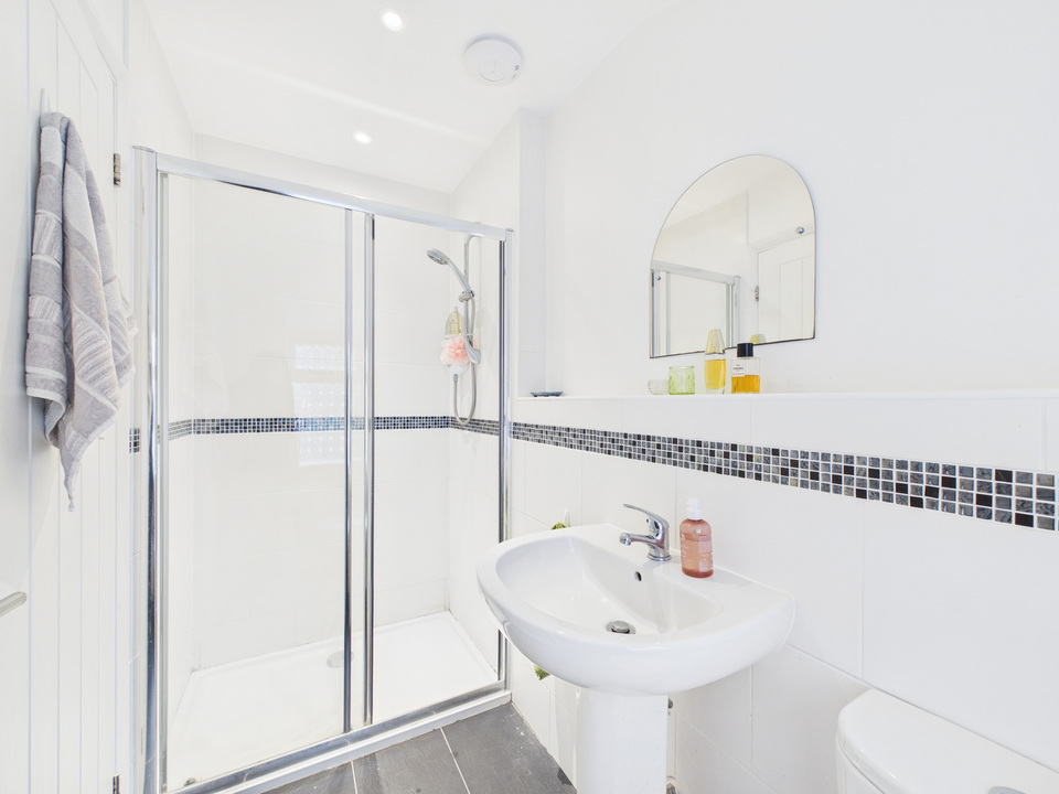 3 bed end of terrace house for sale in Norfolk Terrace, Horsham, West Sussex - Property Image 15