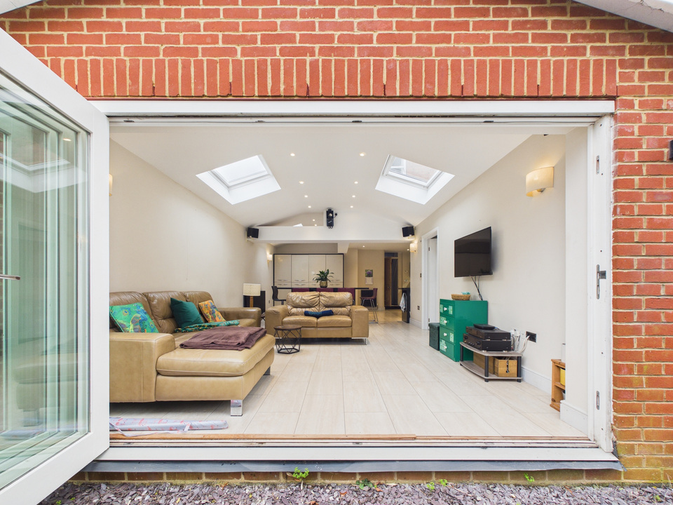 3 bed end of terrace house for sale in Norfolk Terrace, Horsham, West Sussex - Property Image 10