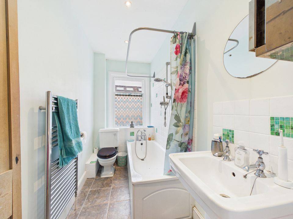 3 bed end of terrace house for sale in Norfolk Terrace, Horsham, West Sussex - Property Image 16