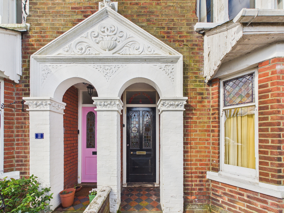 3 bed end of terrace house for sale in Norfolk Terrace, Horsham, West Sussex - Property Image 13