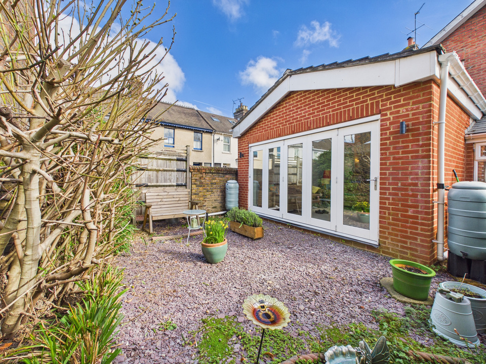 3 bed end of terrace house for sale in Norfolk Terrace, Horsham, West Sussex - Property Image 12