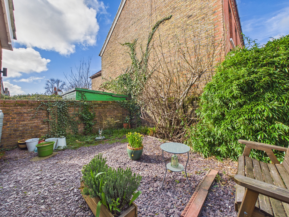 3 bed end of terrace house for sale in Norfolk Terrace, Horsham, West Sussex - Property Image 19