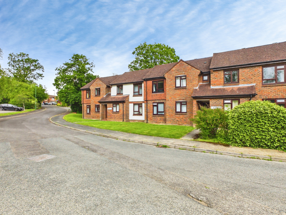 1 bed apartment for sale in Gorringes Brook, Horsham  - Property Image 1