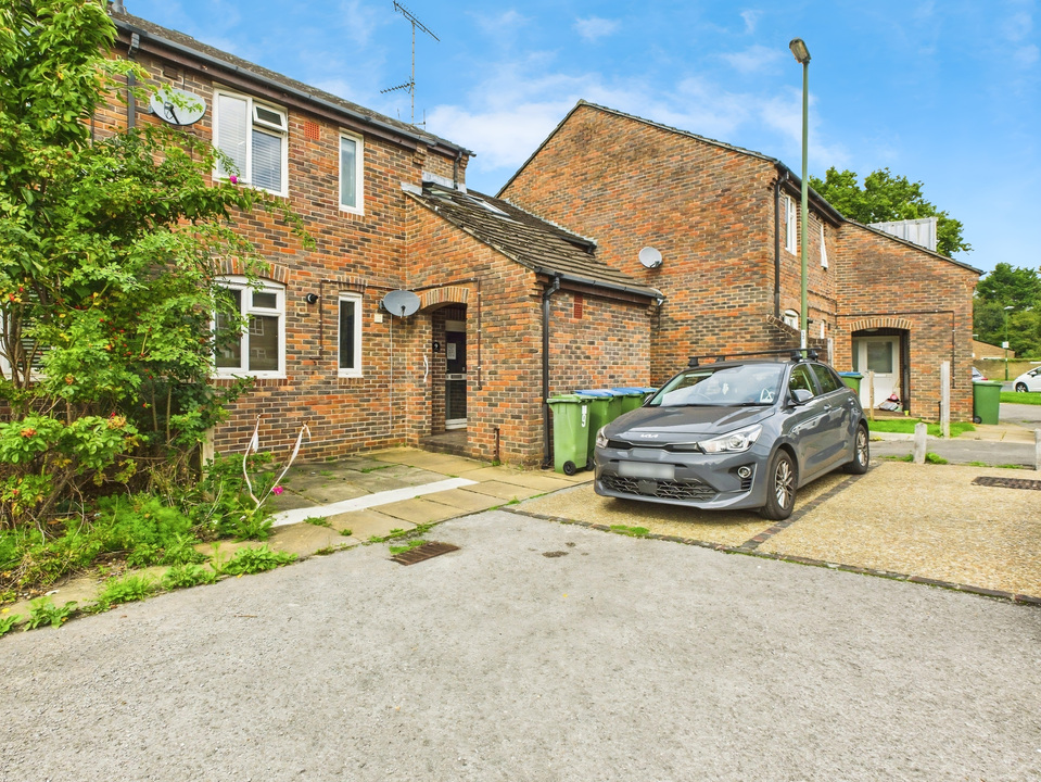 2 bed maisonette for sale in Roebuck Close, Horsham - Property Image 8