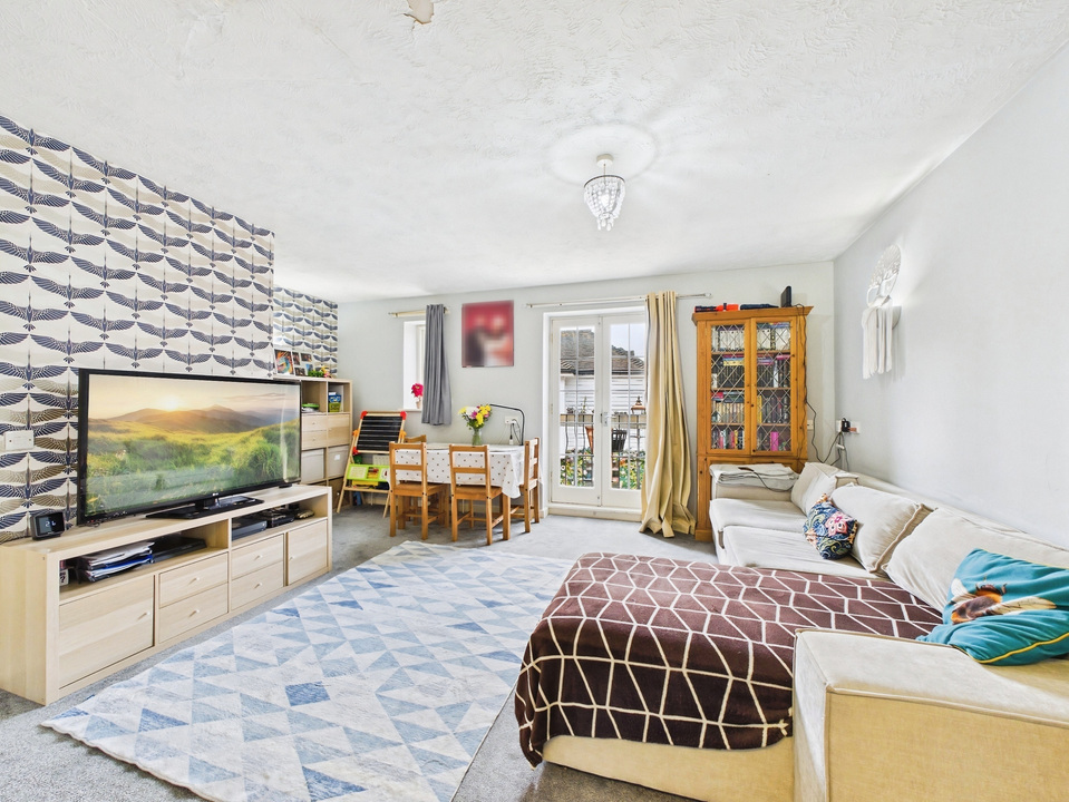 2 bed apartment for sale in Stans Way, Horsham  - Property Image 8