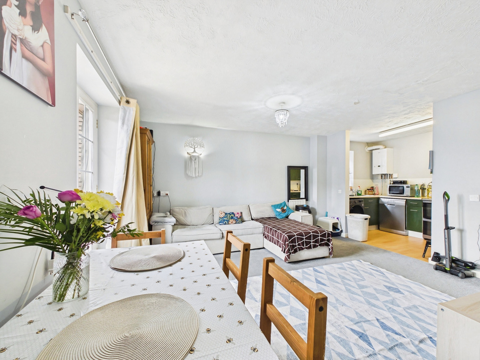 2 bed apartment for sale in Stans Way, Horsham  - Property Image 11