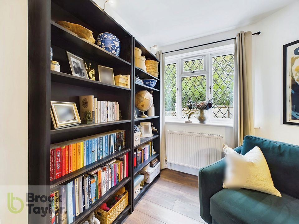 3 bed semi-detached house for sale in Coopers Wood, London Road, Handcross - Property Image 5