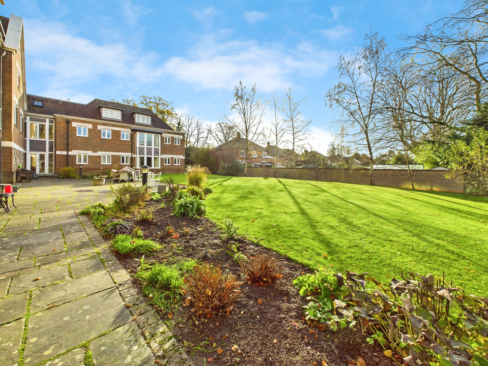 2 bed apartment for sale in Kentwyns Place , Kentwyns Drive, Horsham  - Property Image 2