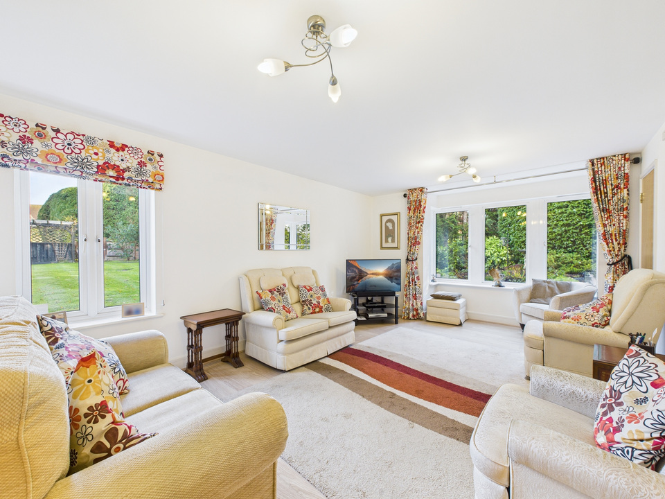 2 bed apartment for sale in Kentwyns Place , Kentwyns Drive, Horsham  - Property Image 4
