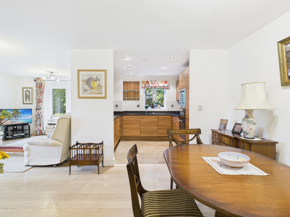 2 bed apartment for sale in Kentwyns Place , Kentwyns Drive, Horsham  - Property Image 6