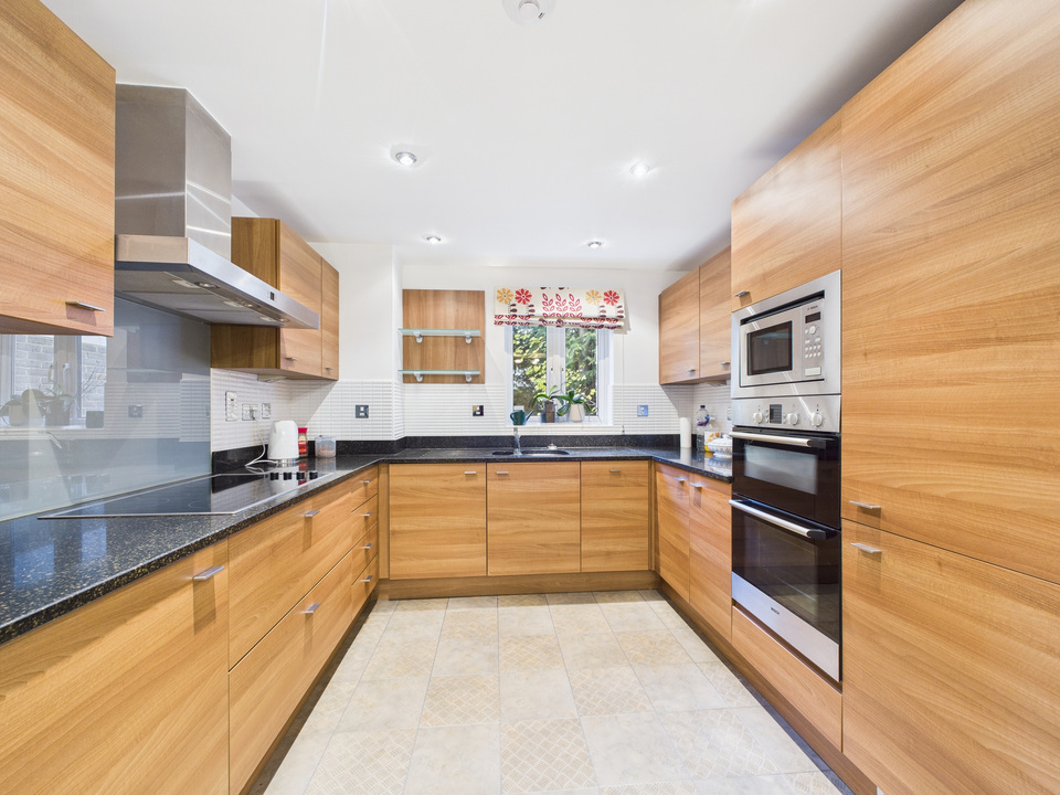 2 bed apartment for sale in Kentwyns Place , Kentwyns Drive, Horsham  - Property Image 5
